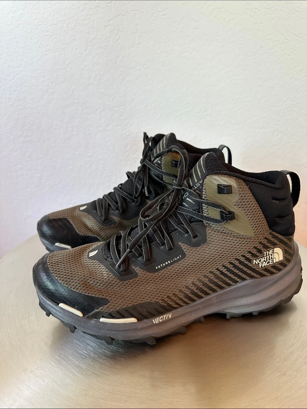 The North Face Men's VECTIV Mid Hiking Boots - Olive Green & Black Like New Sz11
